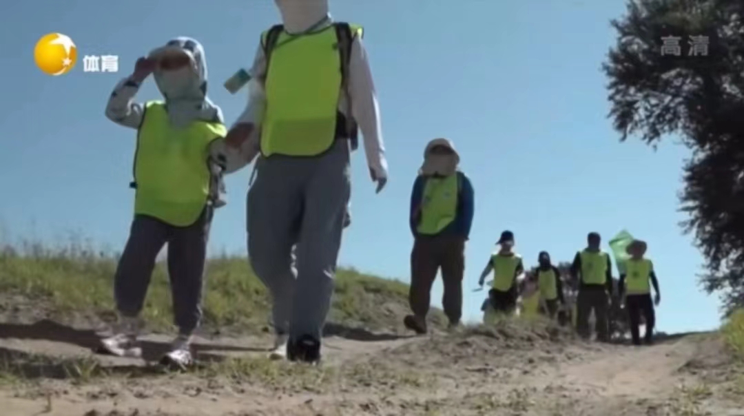 沙漠穿行 沙漠穿行.jpg