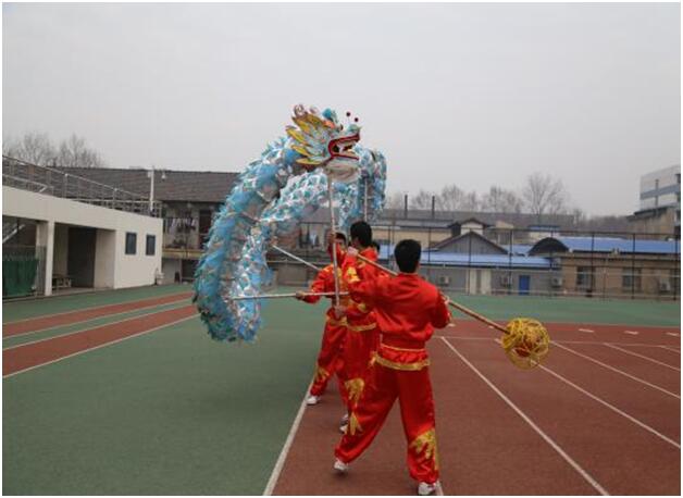 原地快速8字舞龙(1).jpg