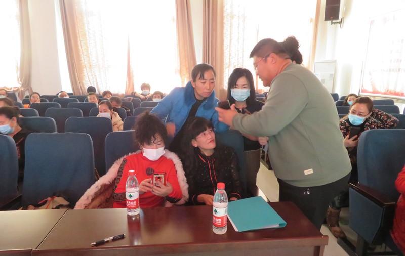 针对“图虫”的基本使用方式与注意事项进行了耐心细致的讲解。让与会者受益匪浅。