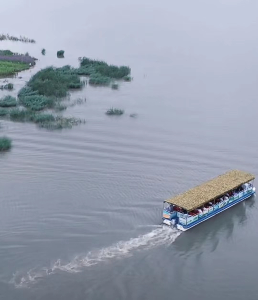 乘船游湖4h 乘船游湖4h.jpg