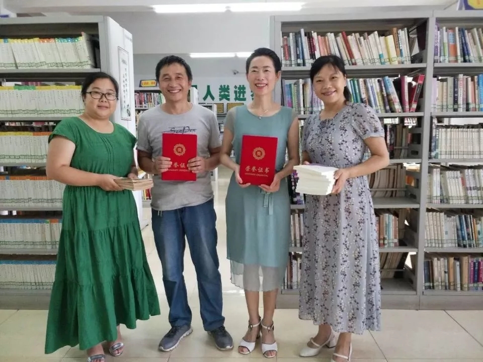 全民共享读书乐,澴川会员捐书热
