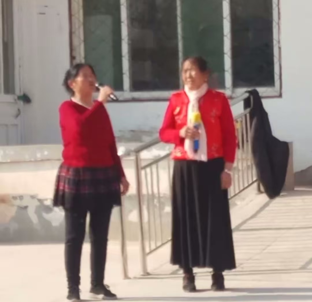 琉璃寺镇一年一村一场戏