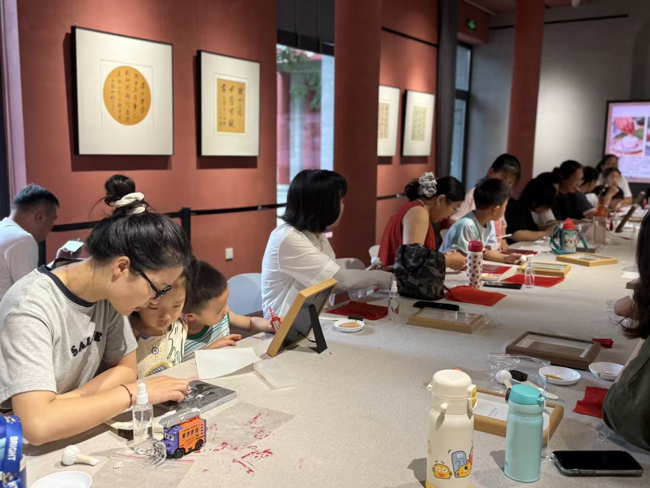 美育课堂—“指尖印记——拓印手工体验课
