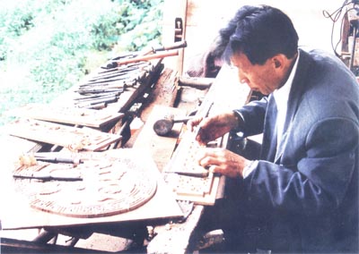 当代木雕艺人及其代表作7 当代木雕艺人及其代表作7.jpg