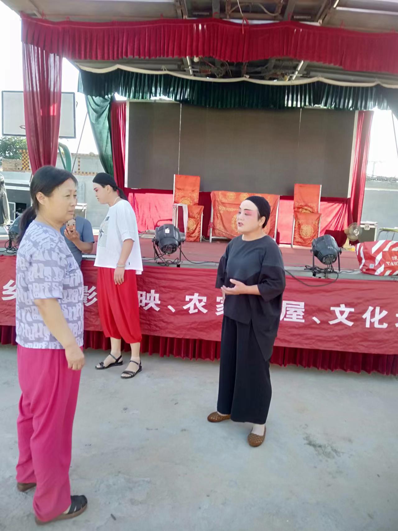 （度假区）度假区农村公益电影放映走进于集镇前白村