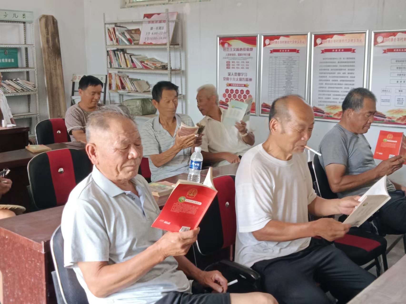 高唐县固河镇小华村开展“阅读让我快乐知识伴我前行”主题阅读活动