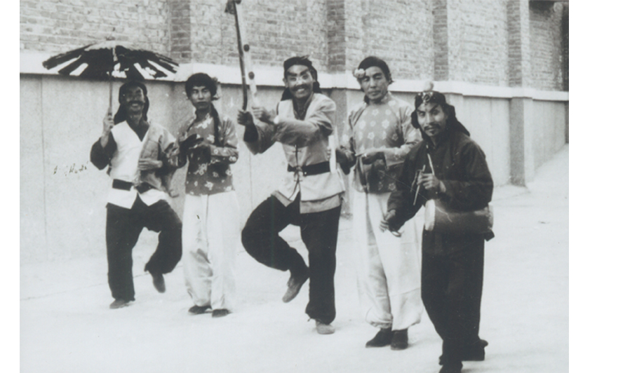 老一代艺人表演照