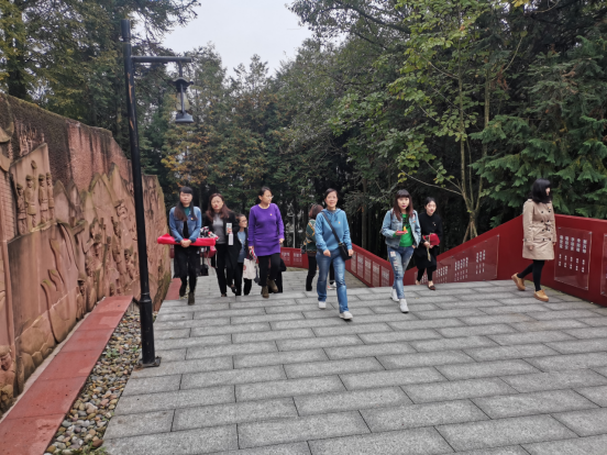 支部信息第22期 参观红军长征纪念馆(1)536 支部信息第22期 参观红军长征纪念馆(1)536.png?v=1765944217584