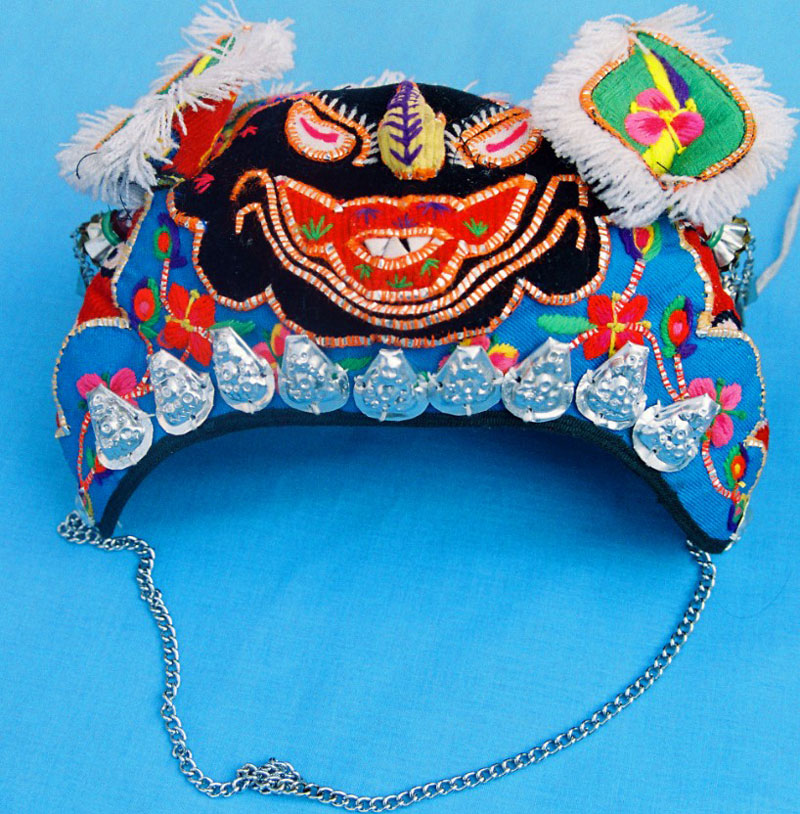 彝族虎头帽 彝族虎头帽.jpg