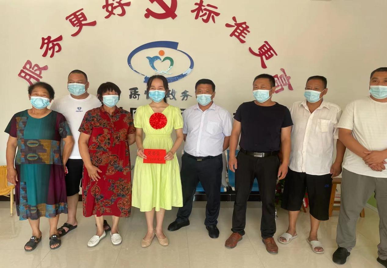 裴庄社区表彰优秀学子活动