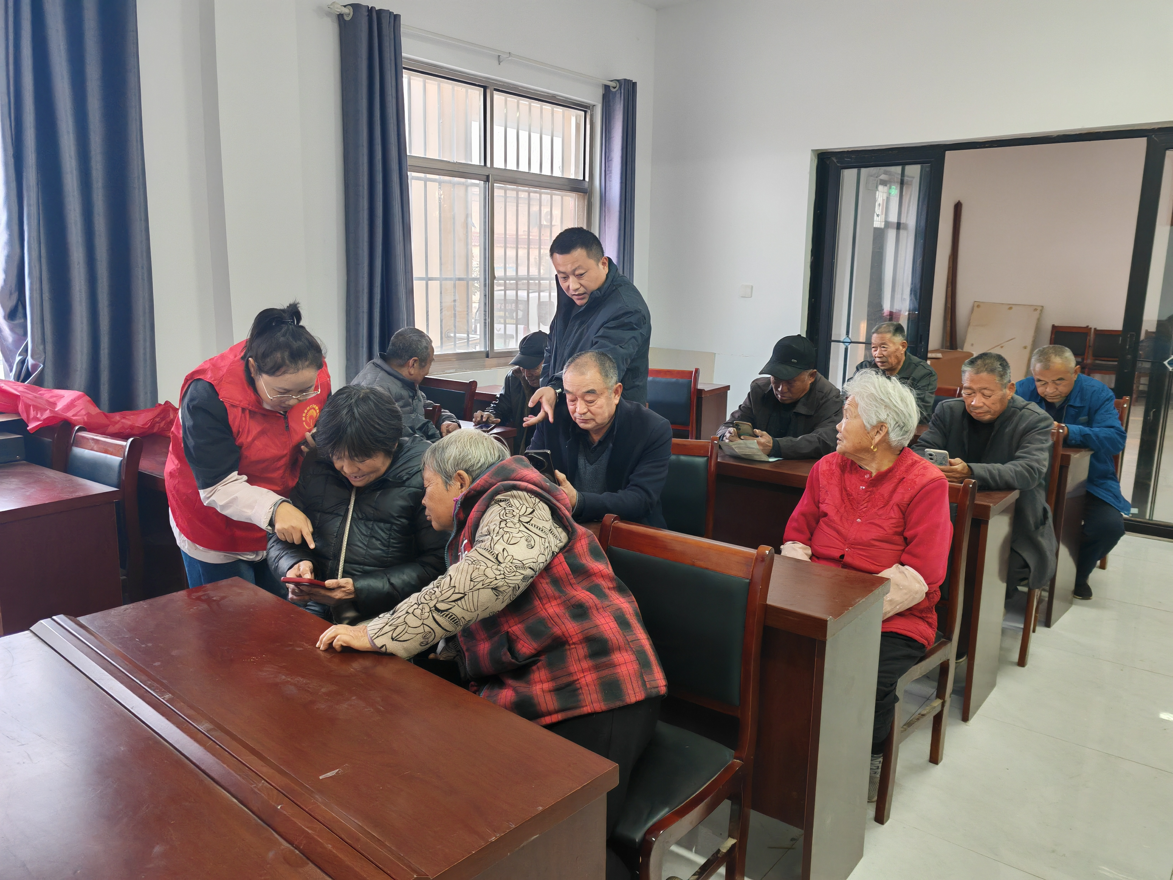 【莘县】观城镇开展智慧助老活动