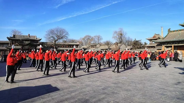 《老城新姿》 柳亚文