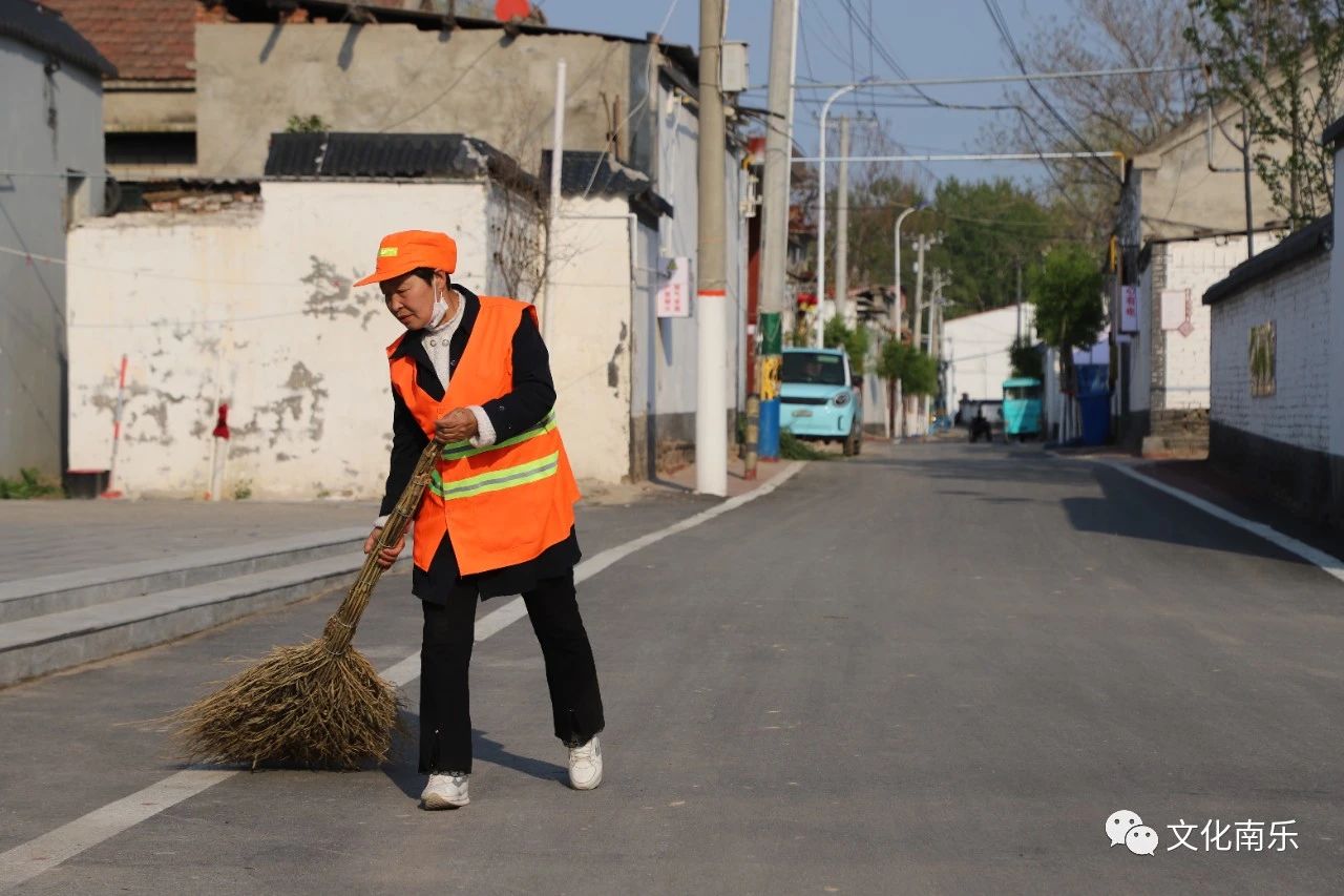 e2bc51ac457b75bada9d06f5536d05d7 e2bc51ac457b75bada9d06f5536d05d7.jpg