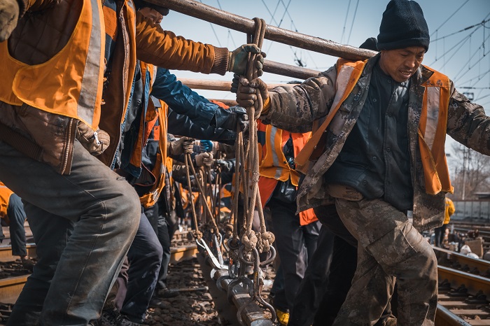 铁路线路工作者 王堃.jpg