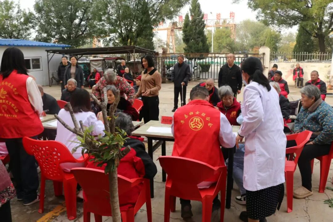 【莘县】九九重阳节 浓浓敬老情——燕塔街道振兴社区开展健康义诊活动