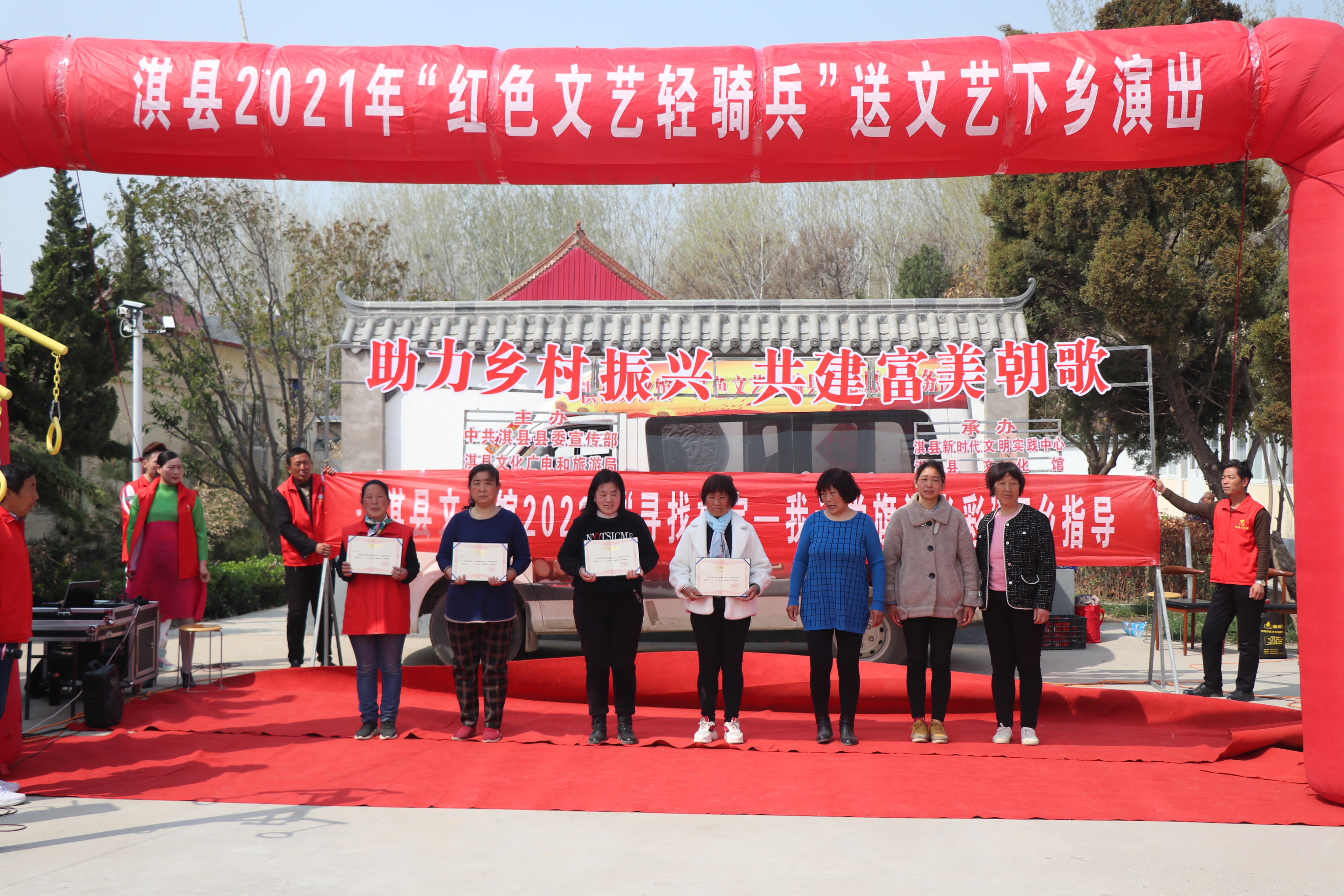 adaeaccc5faacf1b56a4f1017db81cf.jpg