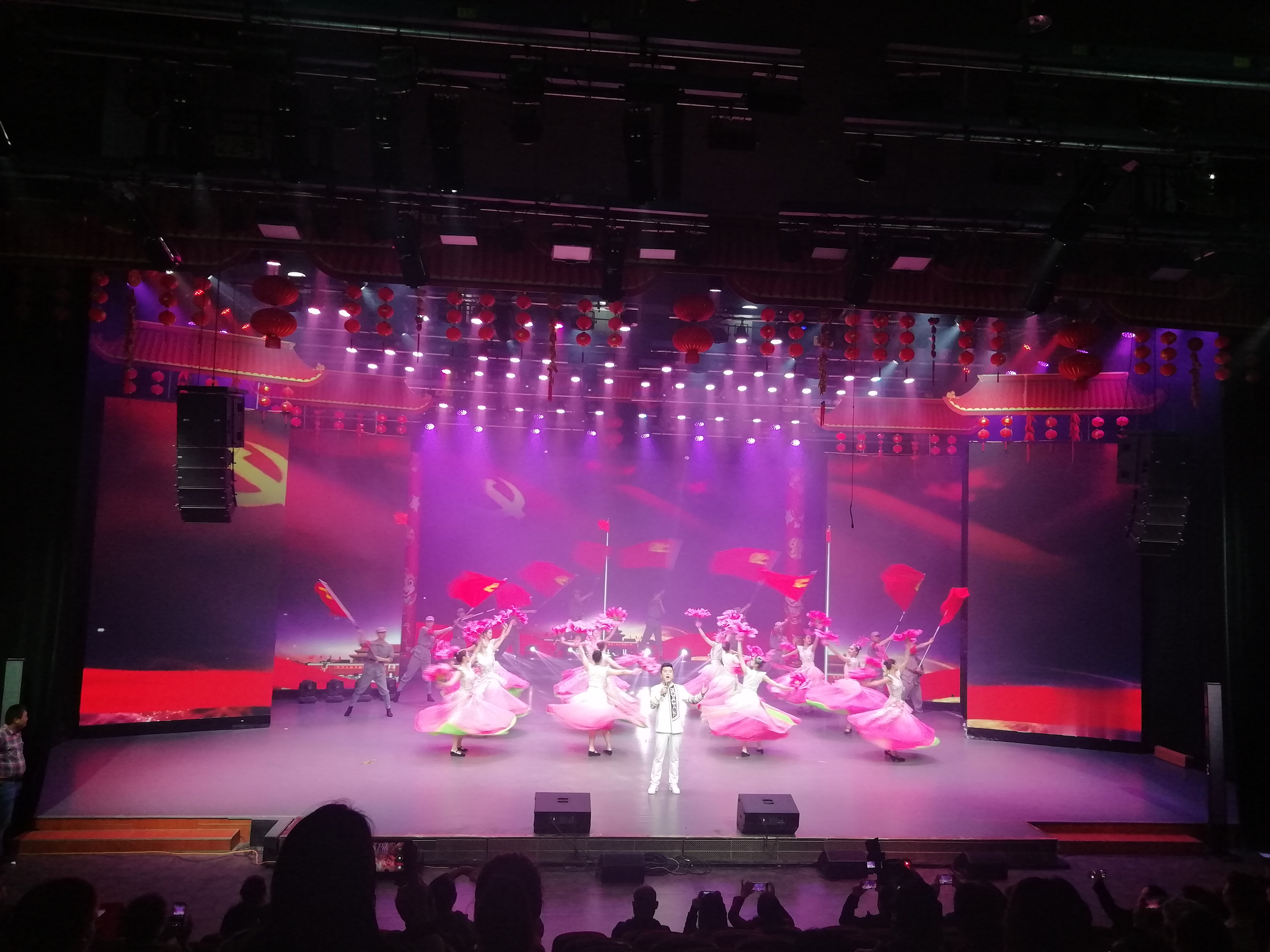 把一切献给党 把一切献给党.jpg