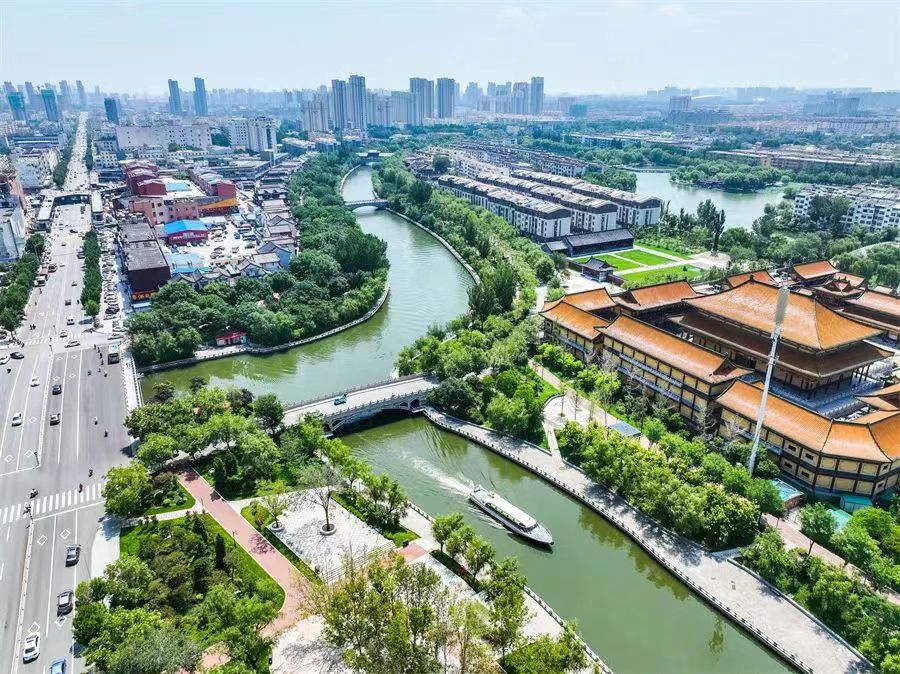 1866795245 1866795245.jpg