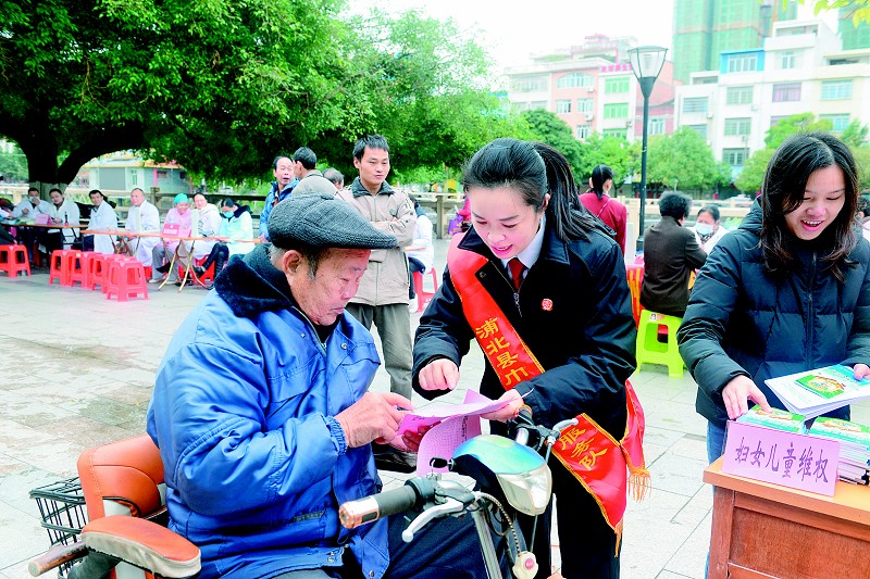 成立新时代文明实践中心志愿服务队