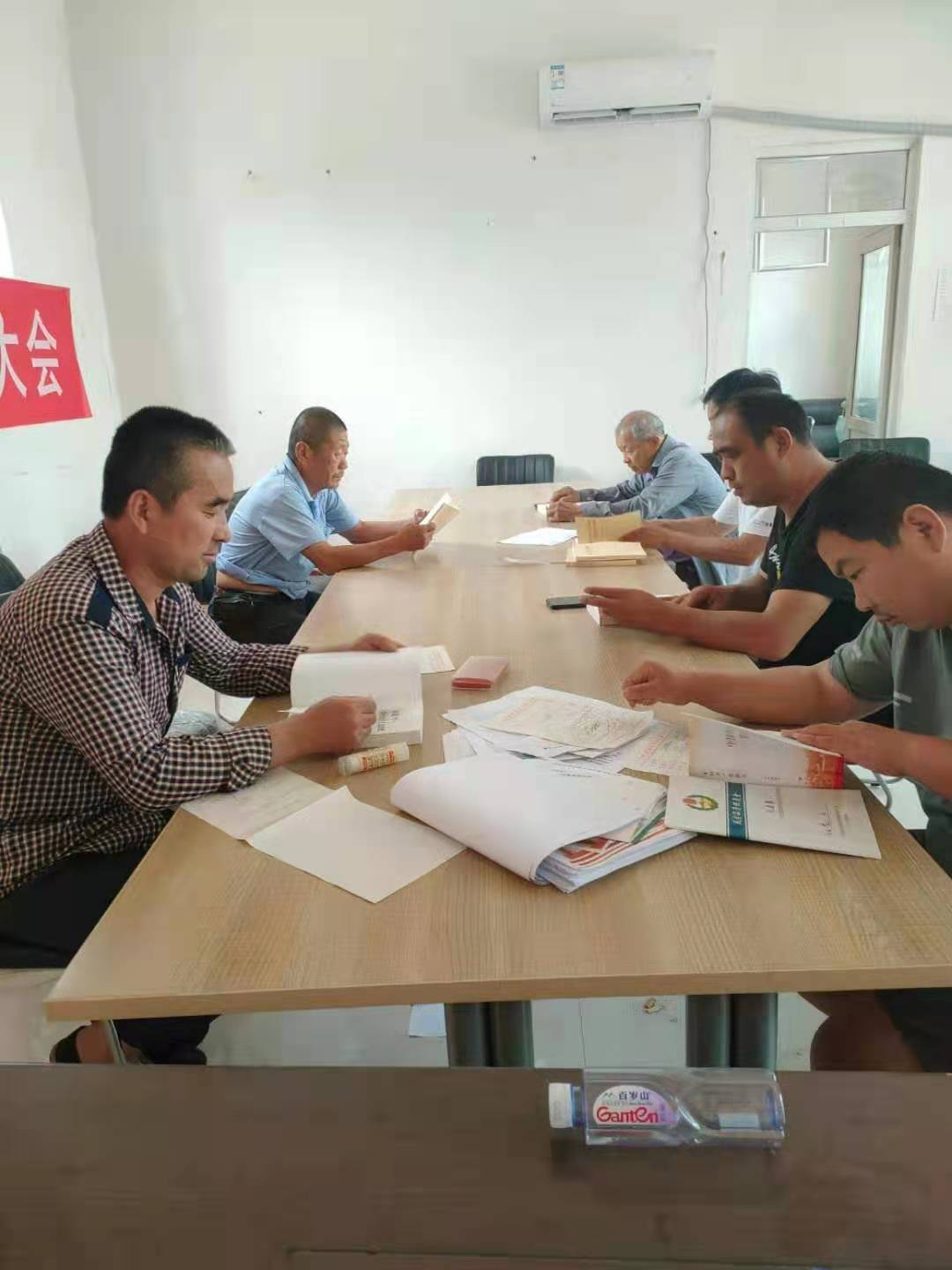 【冠县】范寨镇范庄村“讲党史故事、读万卷好书”读书活动