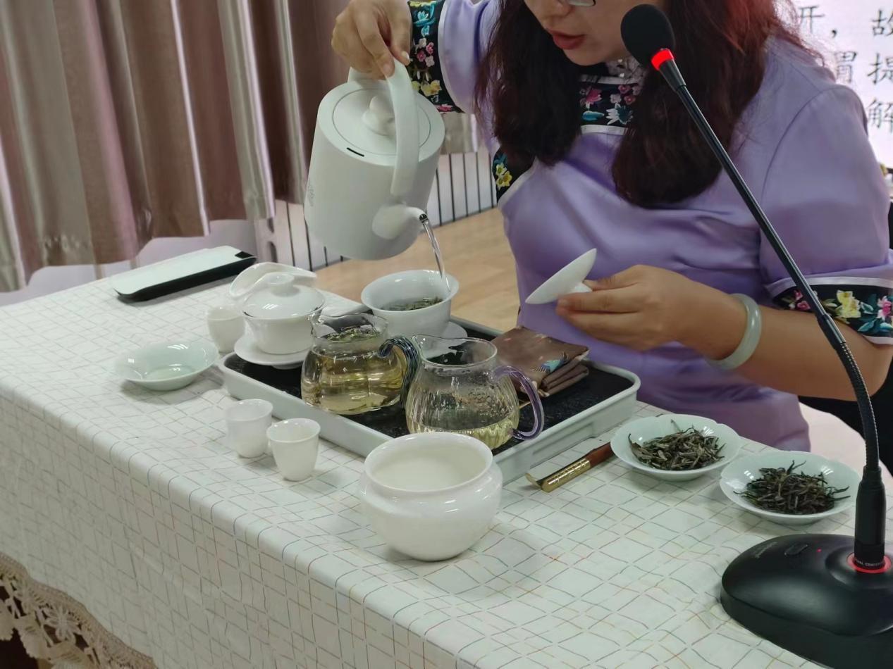 1692846984137_54213513