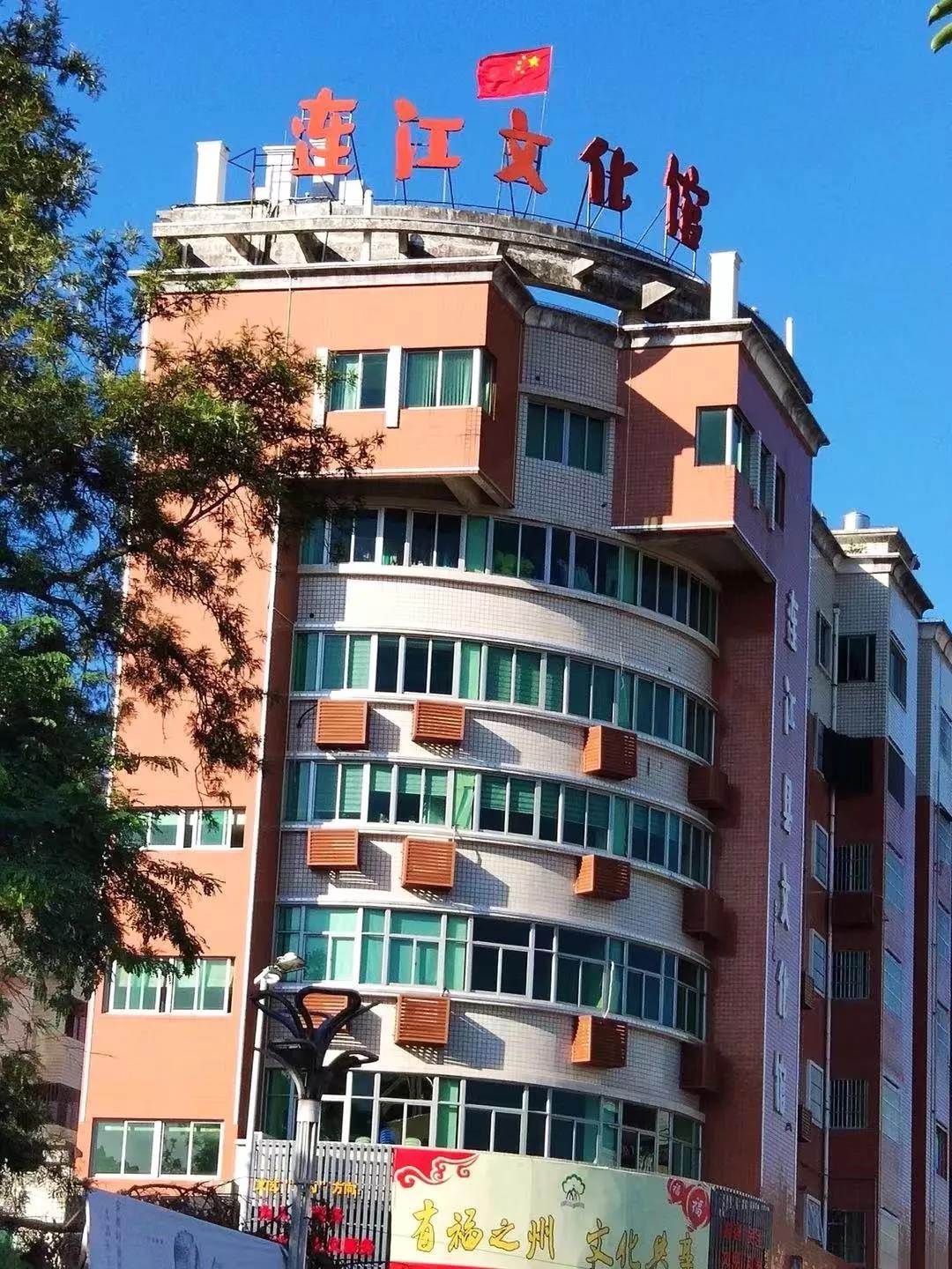 “迎新春 送春联”活动开始啦!快来免费领取书法家们写的春联哦!