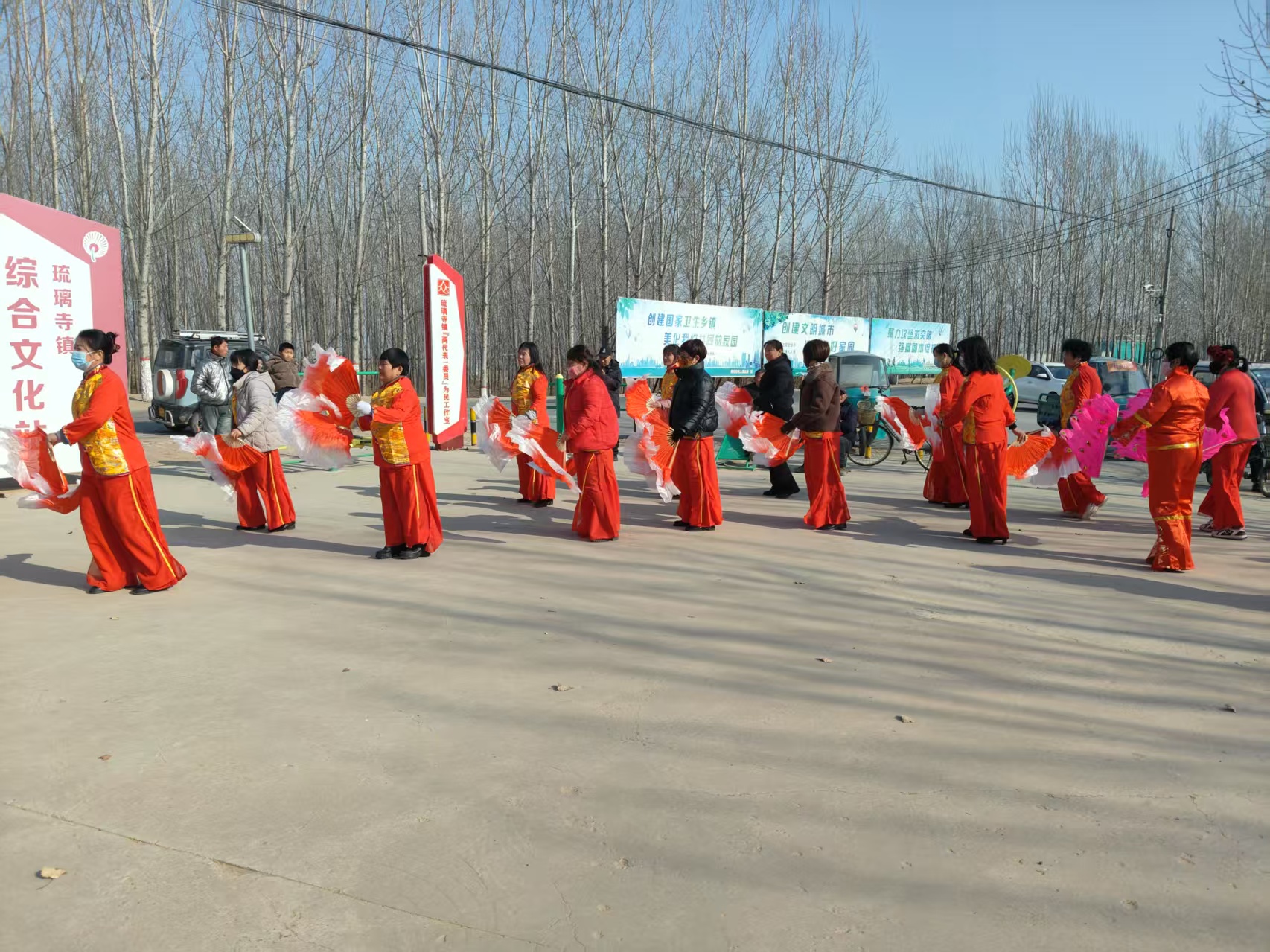 琉璃寺镇一年一村一场戏
