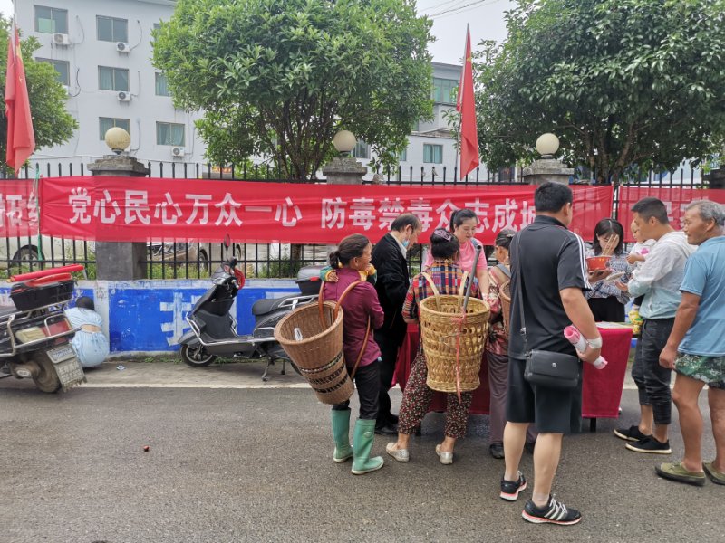 8c27c25ad3e9e66336e79fa737e752b