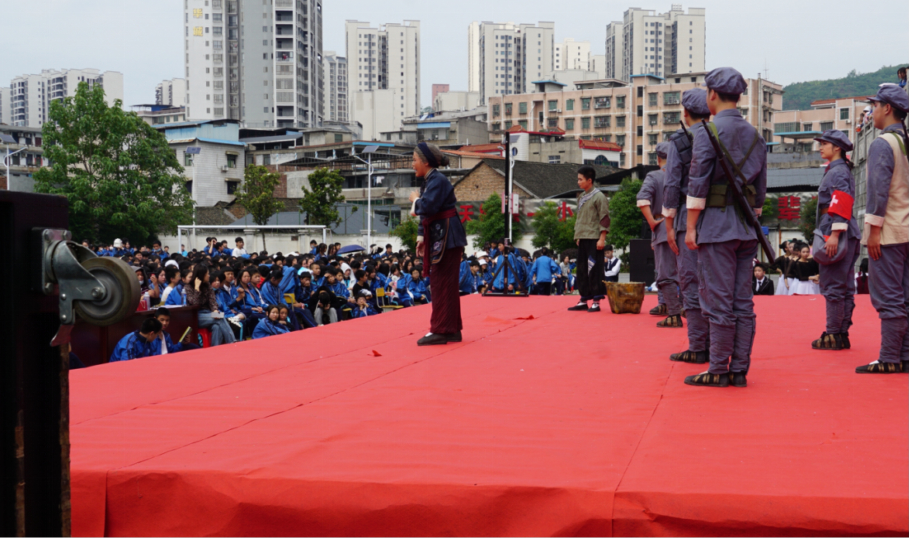 6.1鹿峰中学 6.1鹿峰中学.jpg