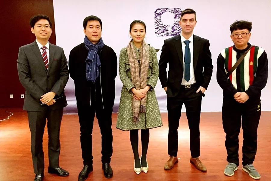 一人一世界.webp 一人一世界.webp