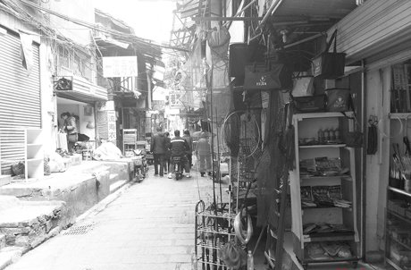 万寿宫巷是翠花街旁东西走向的一条小街,从巷名就可知其与南昌万寿宫之间必有渊源。 万寿宫巷是翠花街旁东西走向的一条小街,从巷名就可知其与南昌万寿宫之间必有渊源。.jpg