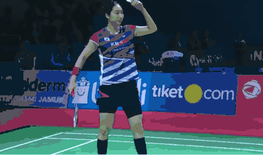 动图-正手发高远球