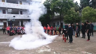 “小小消防员”消防知识培训及应急疏散演练活动