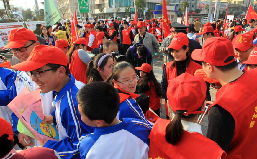 “全民志愿服务月”活动启动 培树品牌打造志愿之城