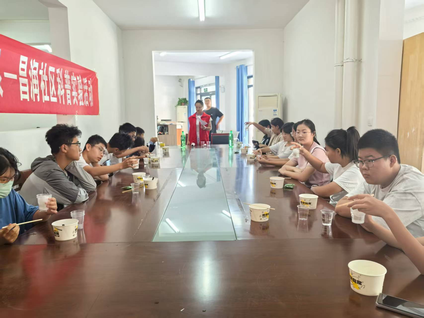 【莘县】莘州街道“巧手做实验 奥秘趣无限”科普实验活动