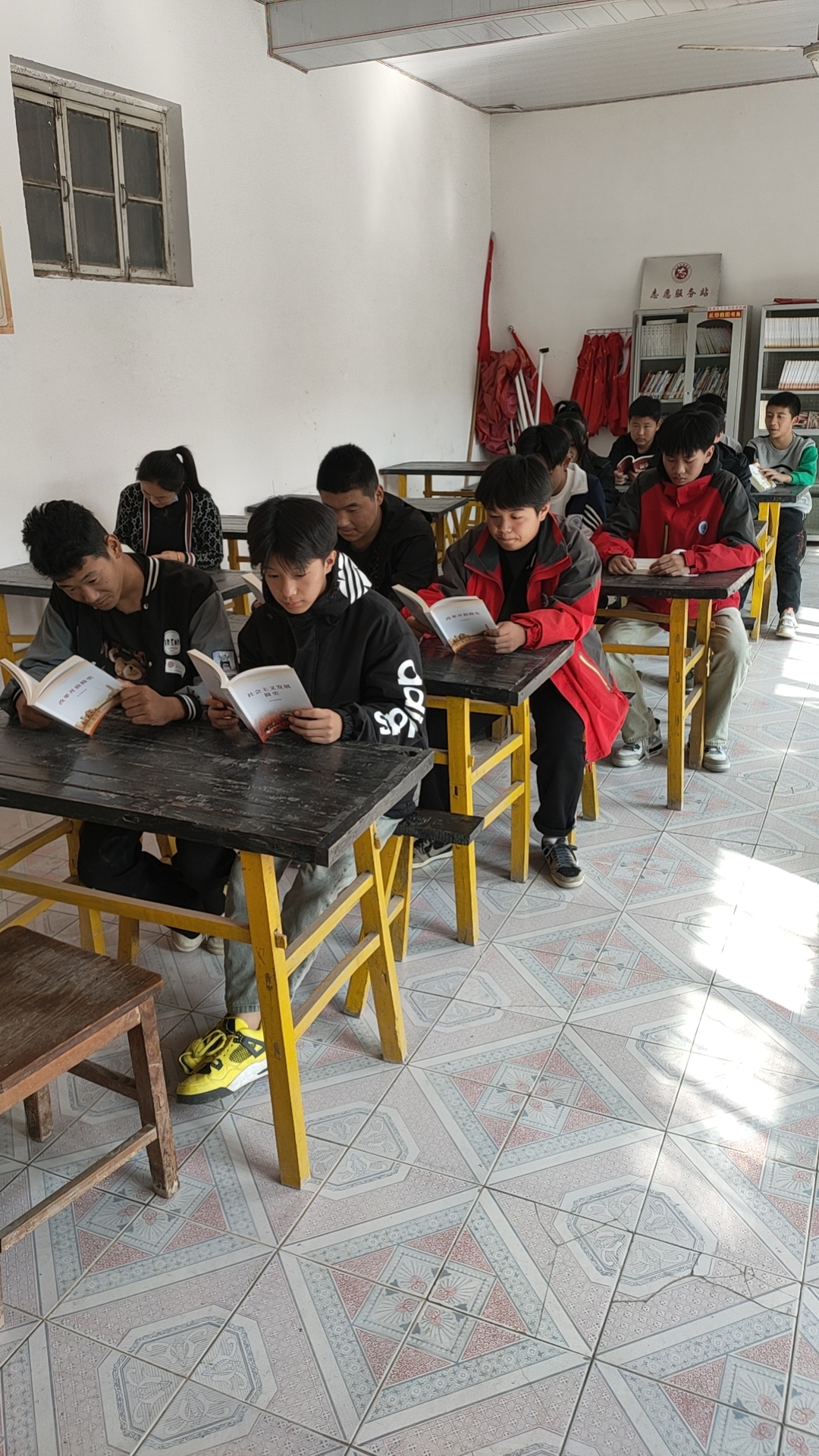 cd1bc83c8358f2a1f23469756d27873.jpg