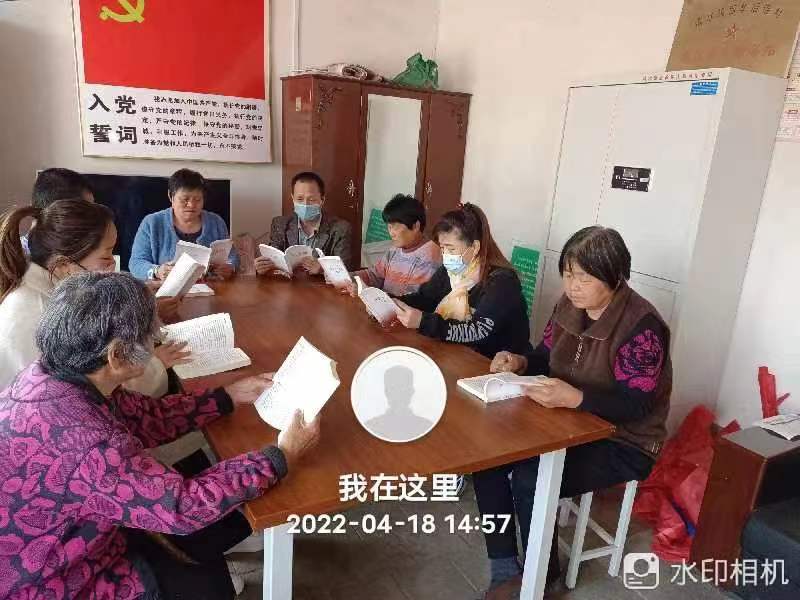 【冠县】清水镇锡华村开展以“全民阅读正当时 书润乡村向未来”为主题的全民阅读活动