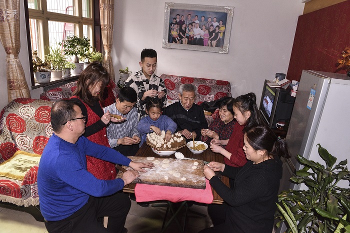 《和谐家庭》-柴兆坚