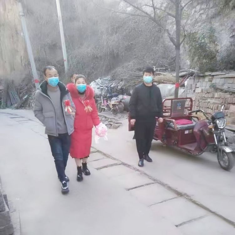 简单的婚礼不简单的爱 简单的婚礼不简单的爱.jpg