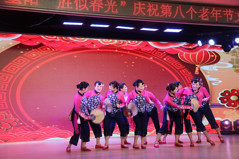 幸福大妈扭起来