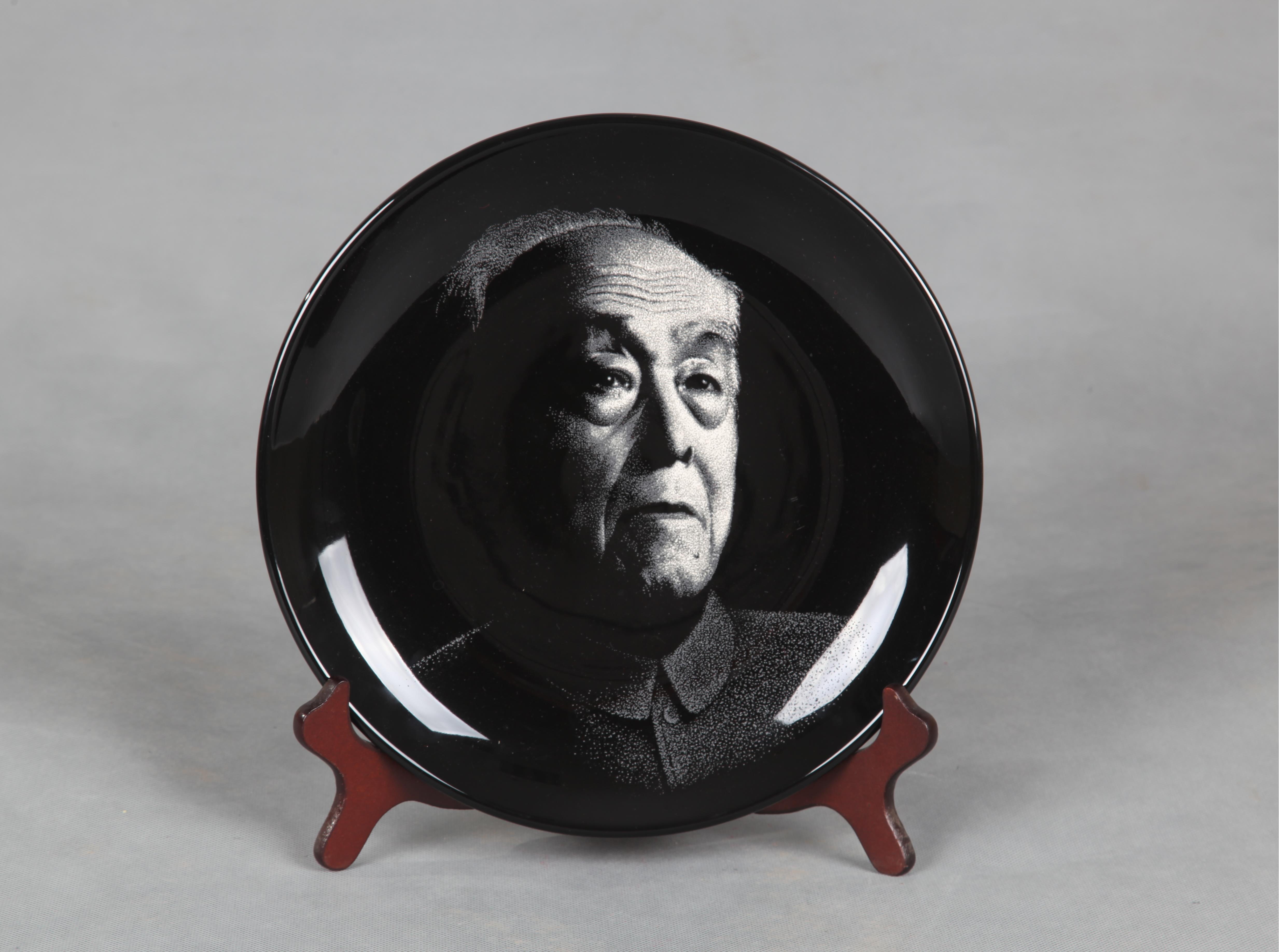 刻瓷《学界泰斗----季羡林》 刻瓷《学界泰斗----季羡林》.jpg