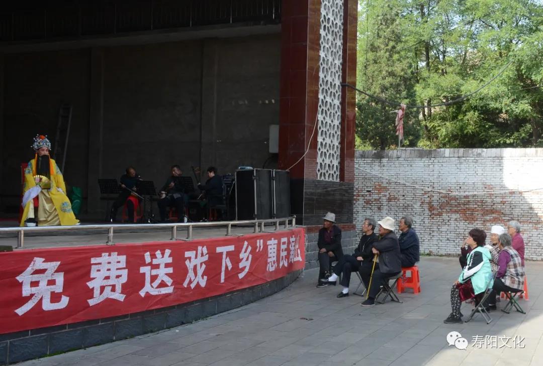 《送戏下乡》摄影:米春玉