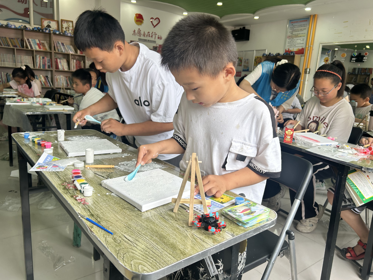 群众身边的美术馆——“清风廉韵•艺术铸魂”美育课堂进市纪委