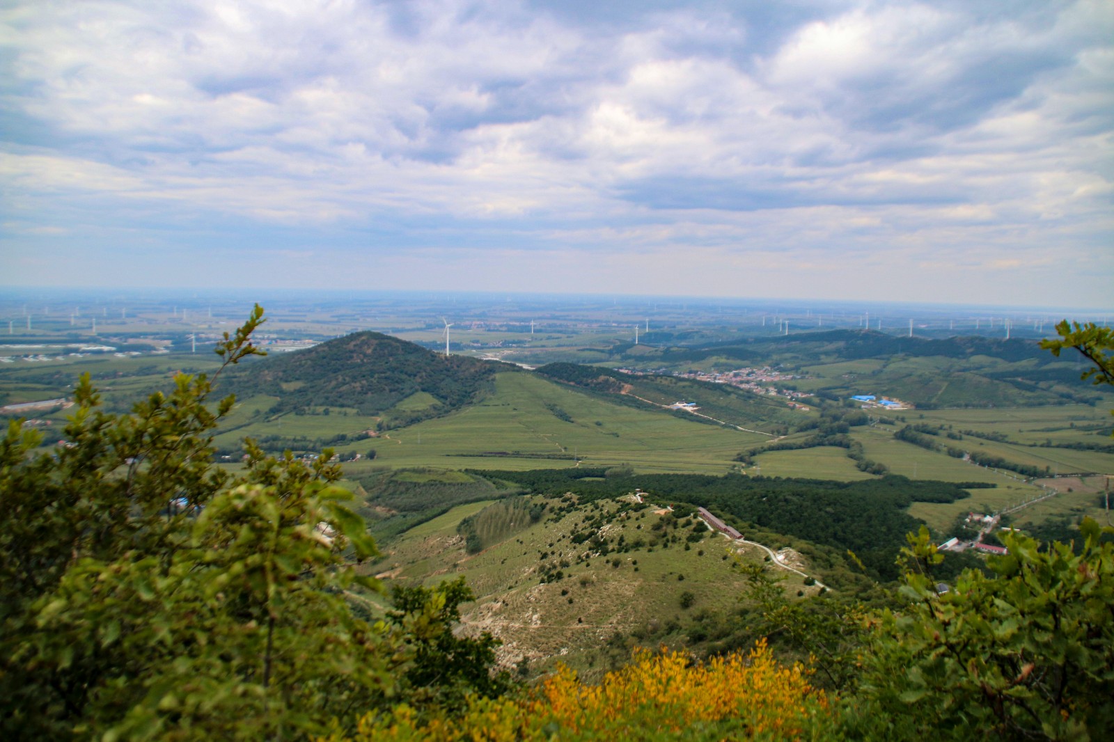 《巴尔虎山下的小山村》姚旗