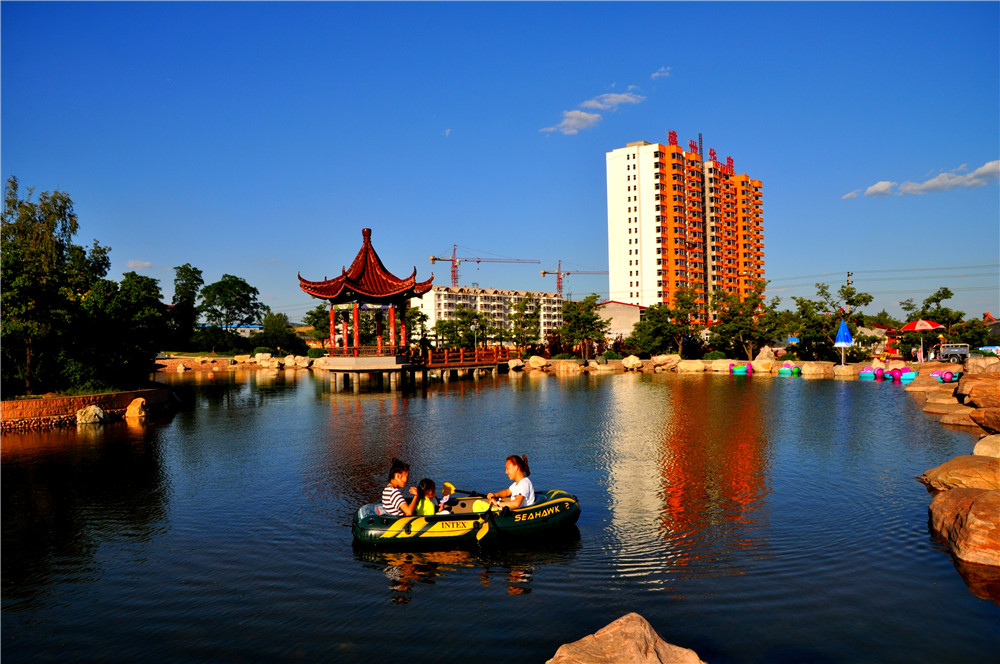 周锦琪《湖中乐》