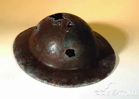 抗战文物——1985年修复宛平城墙时出土的中国国民革命军第29军官兵的唯一一顶钢盔 抗战文物——1985年修复宛平城墙时出土的中国国民革命军第29军官兵的唯一一顶钢盔.jpg?v=1764804267326