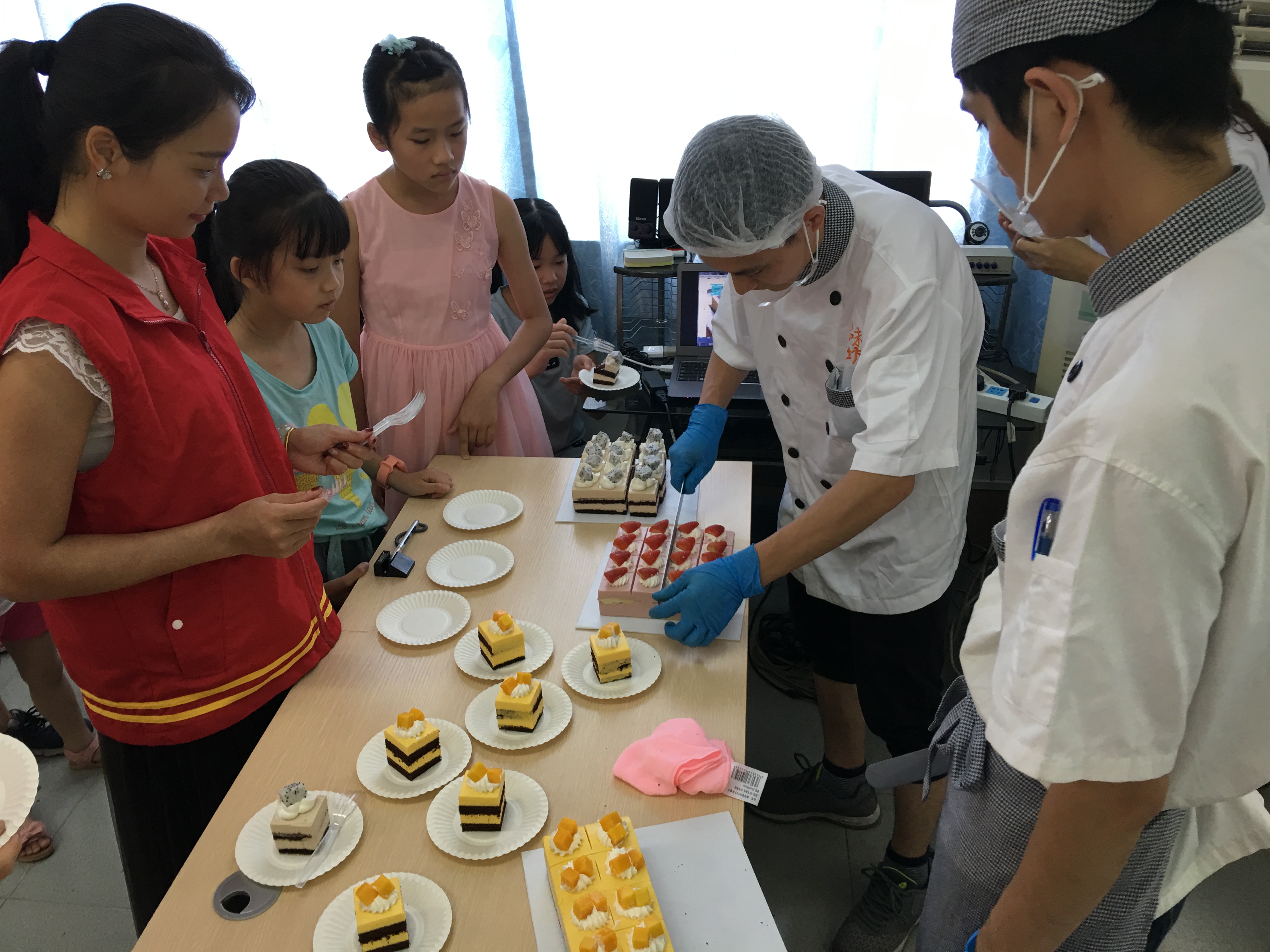 龙门县图书馆开展2017年暑期系列活动之六“夏日甜点DIY分享会”