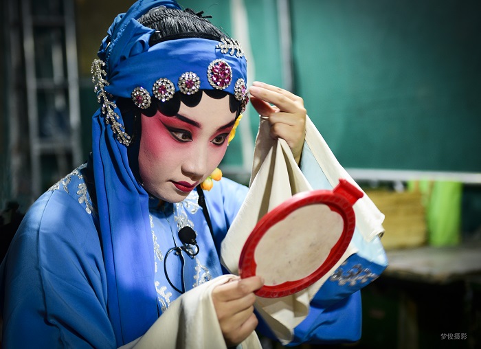 《台前幕后》组照(吴向俊摄) (4)