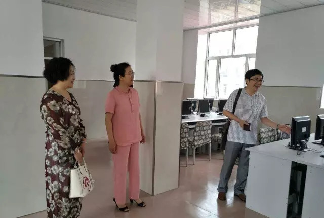 8月4日绥化地区专家组到望奎县图书馆进行实地评估考察2.jpg?v=1764963568345