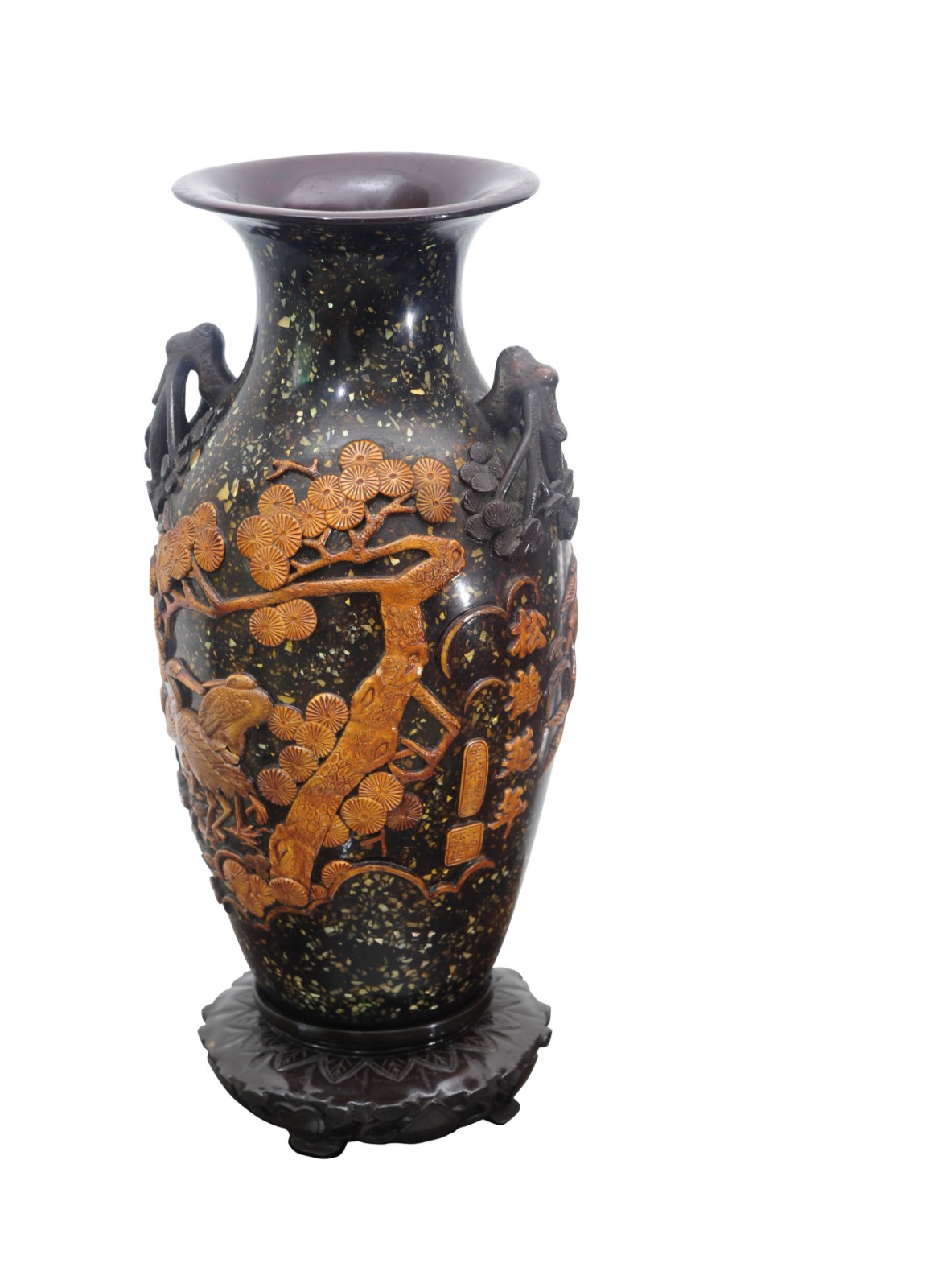 椰雕花瓶:松鹤延年(高毓生)